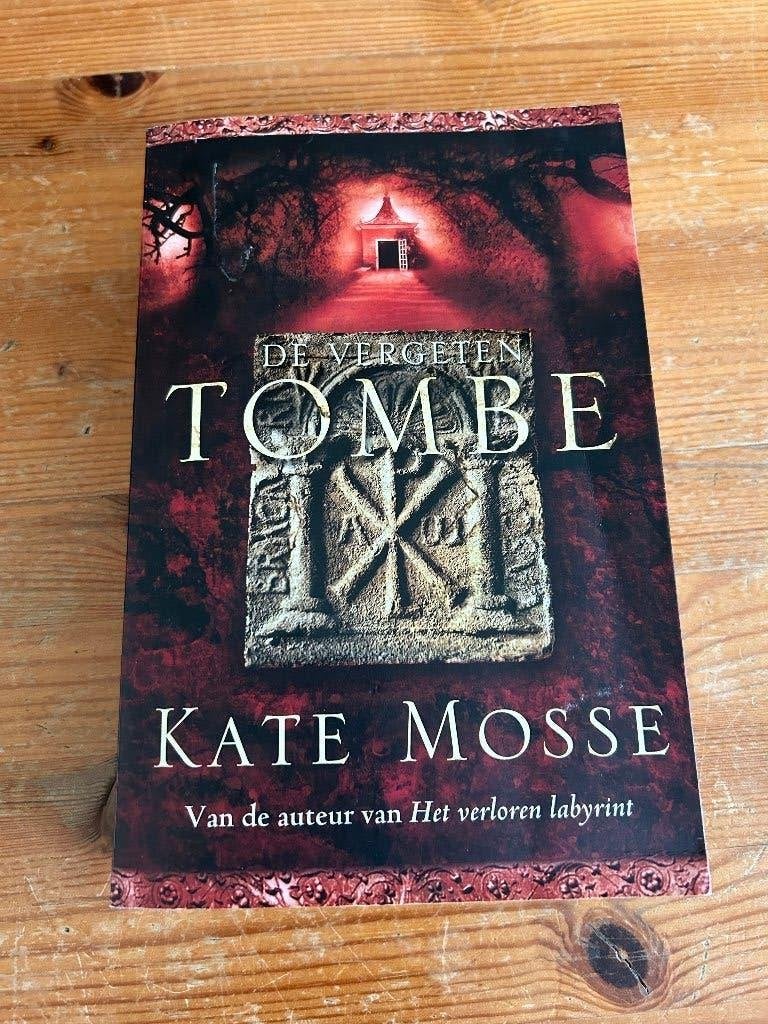 De vergeten tombe door Kate Mosse, Ophalen of Verzenden, Gelezen, Spiritualiteit algemeen, Achtergrond en Informatie