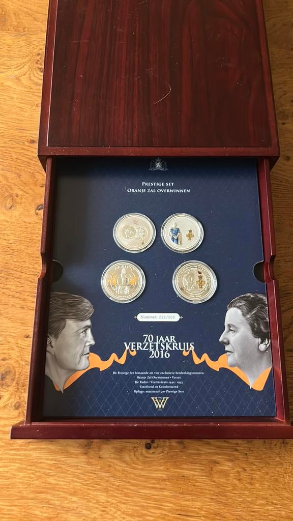 Mooie muntset 70 jaar verzetskruis 2016, Ophalen of Verzenden, Overige landen, Overige waardes