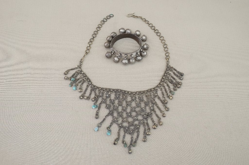 Tribale ketting en armband met belletjes  Tibet  Indisch, Tibet, Ophalen of Verzenden, Overige typen, Metaal