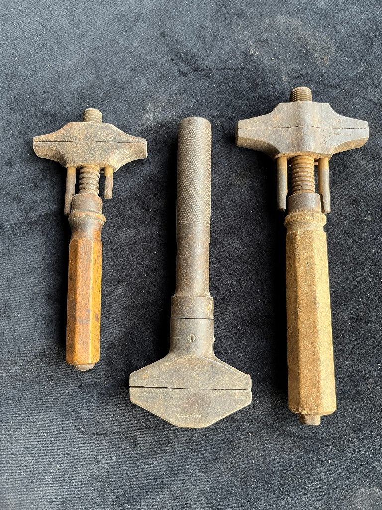 Antieke verstelbare moertangen – 3 stuks – "Tout Acier", Antiek en Kunst, Antiek | Gereedschap en Instrumenten, Ophalen of Verzenden