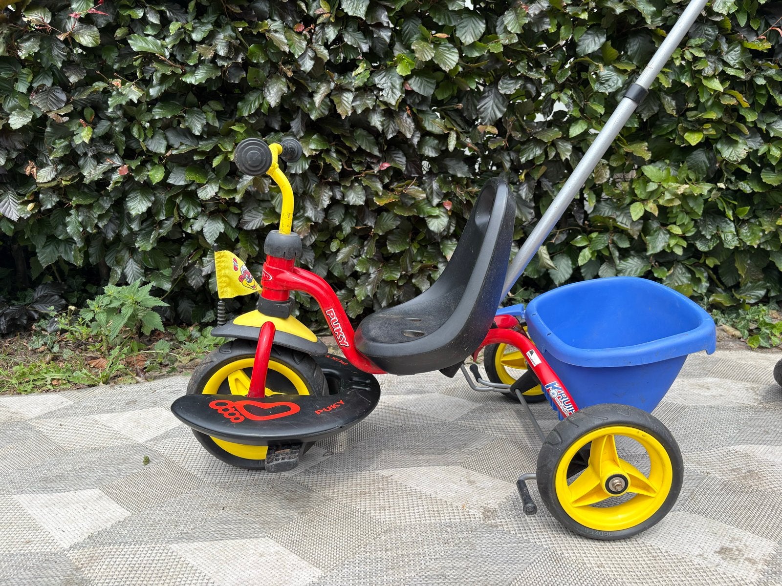 Puky driewieler met duwstang en kiepbakje, Ophalen, Gebruikt, Velgrem, Duwstang