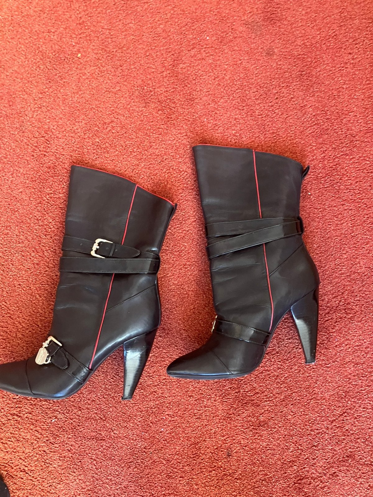 Te klein gekochte Guess laarzen mt 38 originele doos, Kleding | Dames, Schoenen, Ophalen of Verzenden, Zo goed als nieuw, Zwart
