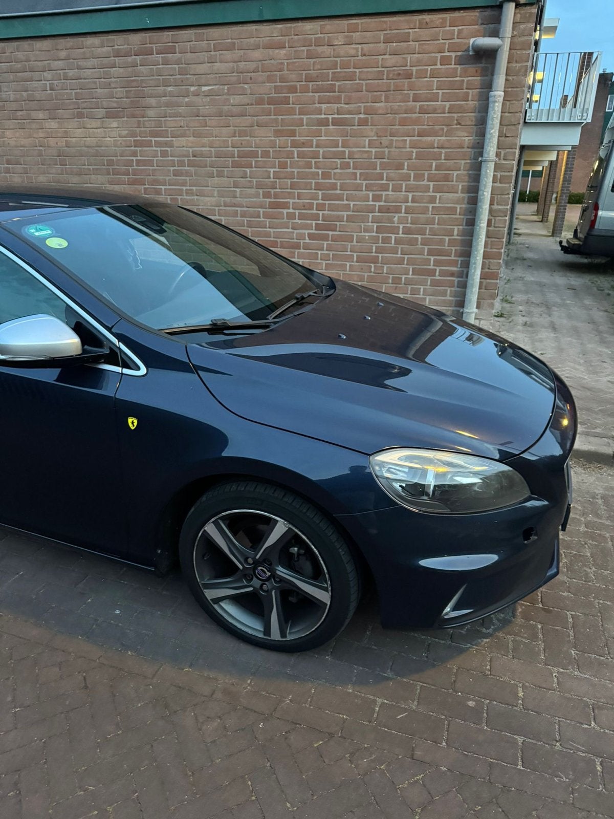 Volvo V40 1.6 D2 R-design 2013 Blauw, Auto's, Volvo, Voorwielaandrijving, 4 cilinders, Blauw, Alcantara