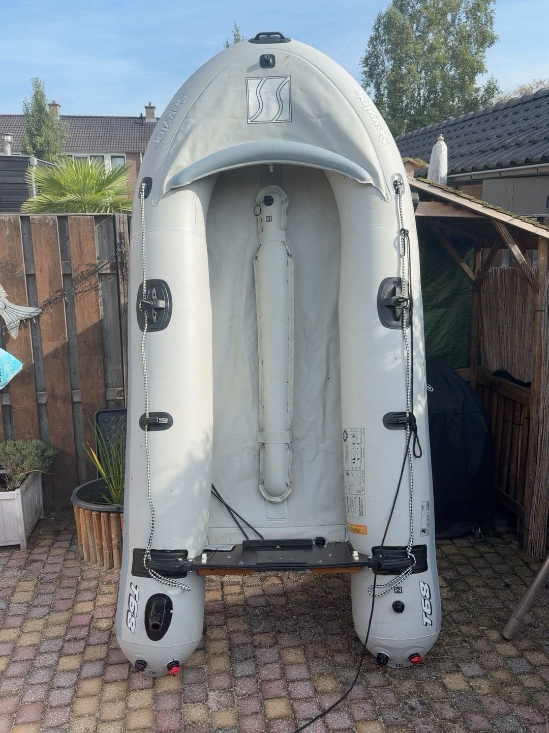 Sevylor T68 rubberboot  + buitenboordmotor + houten vloer