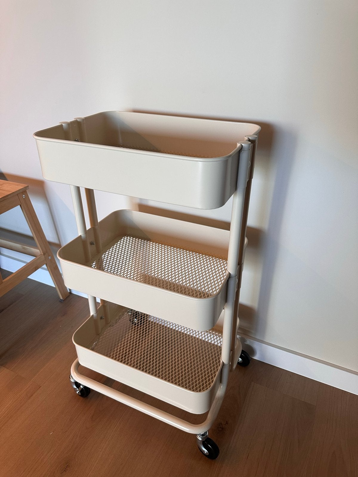 Ikea Raskog roltafel - crème - nieuwstaat, Ophalen, Zo goed als nieuw