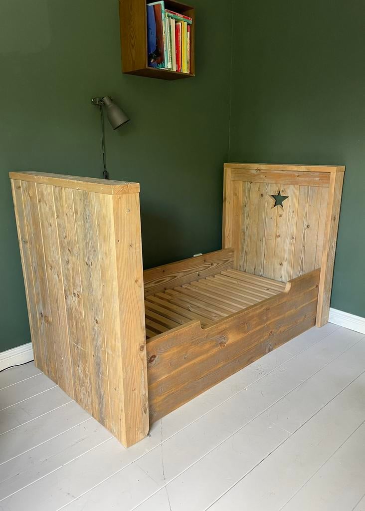 Mooi peuterbed/ kleuterbed!, Ophalen, 70 tot 85 cm, 140 tot 160 cm, Zo goed als nieuw