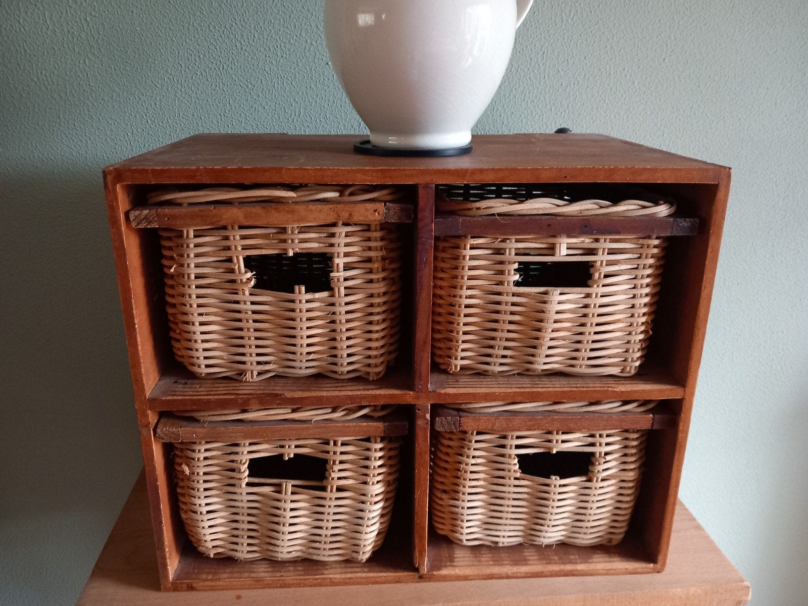 Houten rek met 4 rieten manden - gerecycled hout, Ophalen of Verzenden, Gebruikt