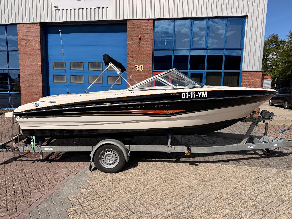 Zeer nette Special Edition Bayliner 185 model 07 met trailer, Ophalen, Binnenboordmotor, 120 tot 200 pk, Zo goed als nieuw