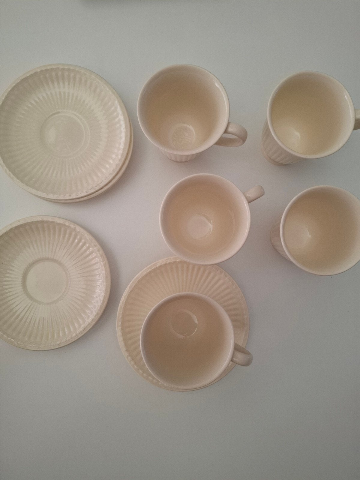 Wedgwood Edme 5 stuks koffie kop en schotels, Ophalen of Verzenden, Zo goed als nieuw, Aardewerk, Kop(pen) en/of Schotel(s)
