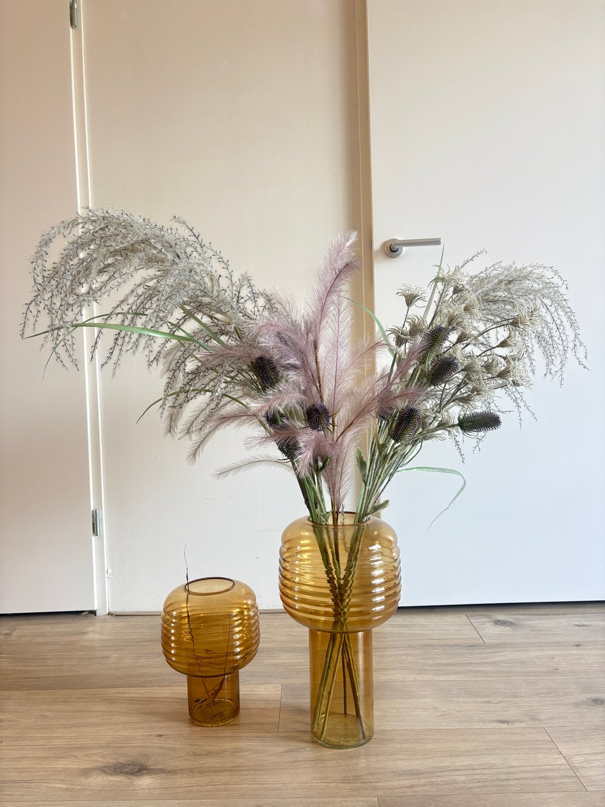Set van 2 amberkleurige geribbelde glazen vazen, Huis en Inrichting, Woonaccessoires | Vazen, Ophalen, Overige kleuren, Minder dan 50 cm