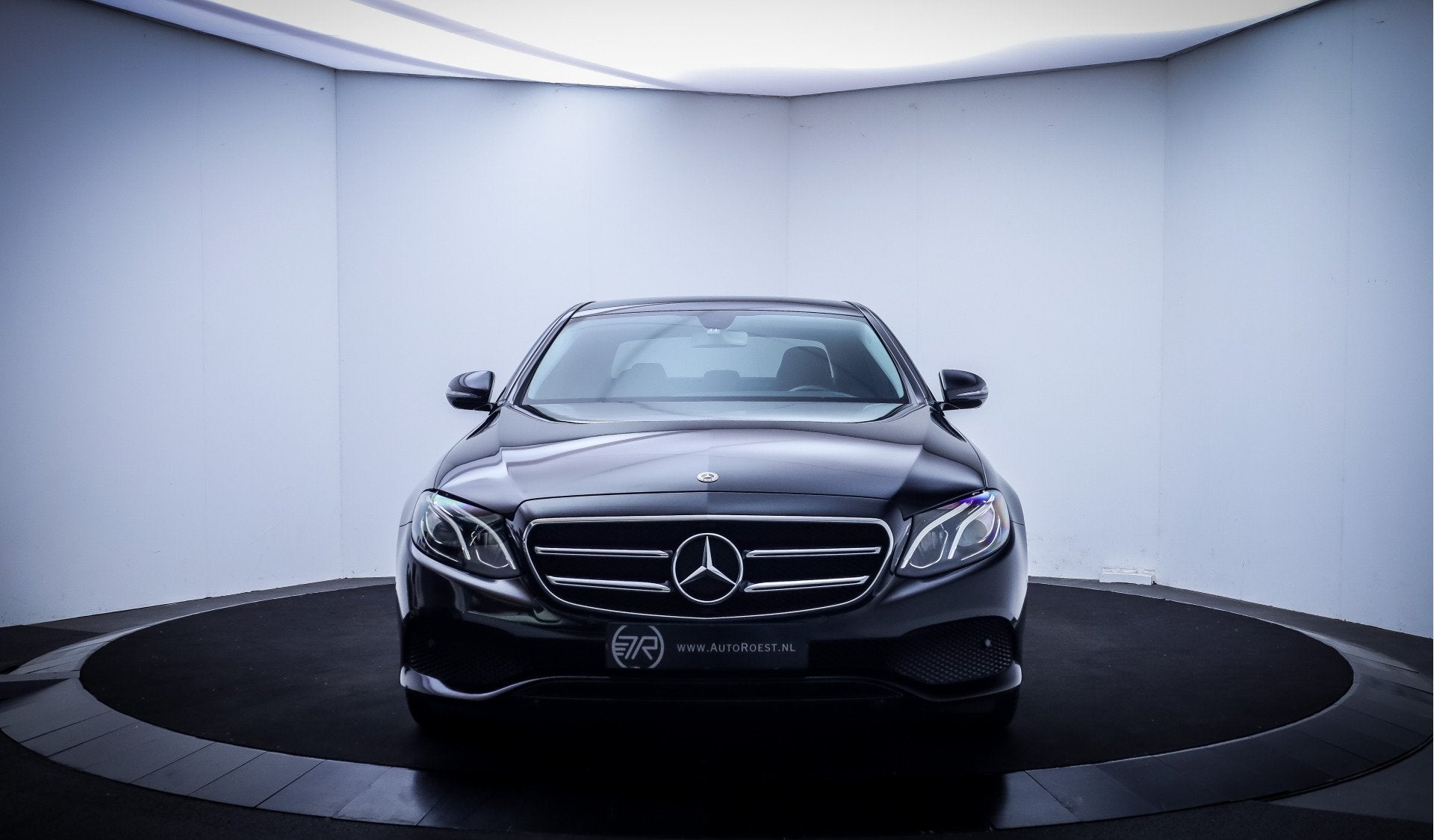 Mercedes-Benz E-Klasse 200 9G-Tr. AVANTGARDE FULL LED | CAME, Auto's, Gebruikt, Zwart, 4 cilinders, Zwart