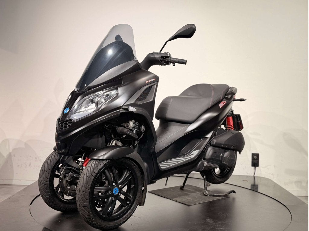 Piaggio 300 MP3 HPE Sport mat zwart | 2021 | 7000KM, Piaggio & C. SpA, Chopper, Bedrijf, Minimaal motorrijbewijs A2