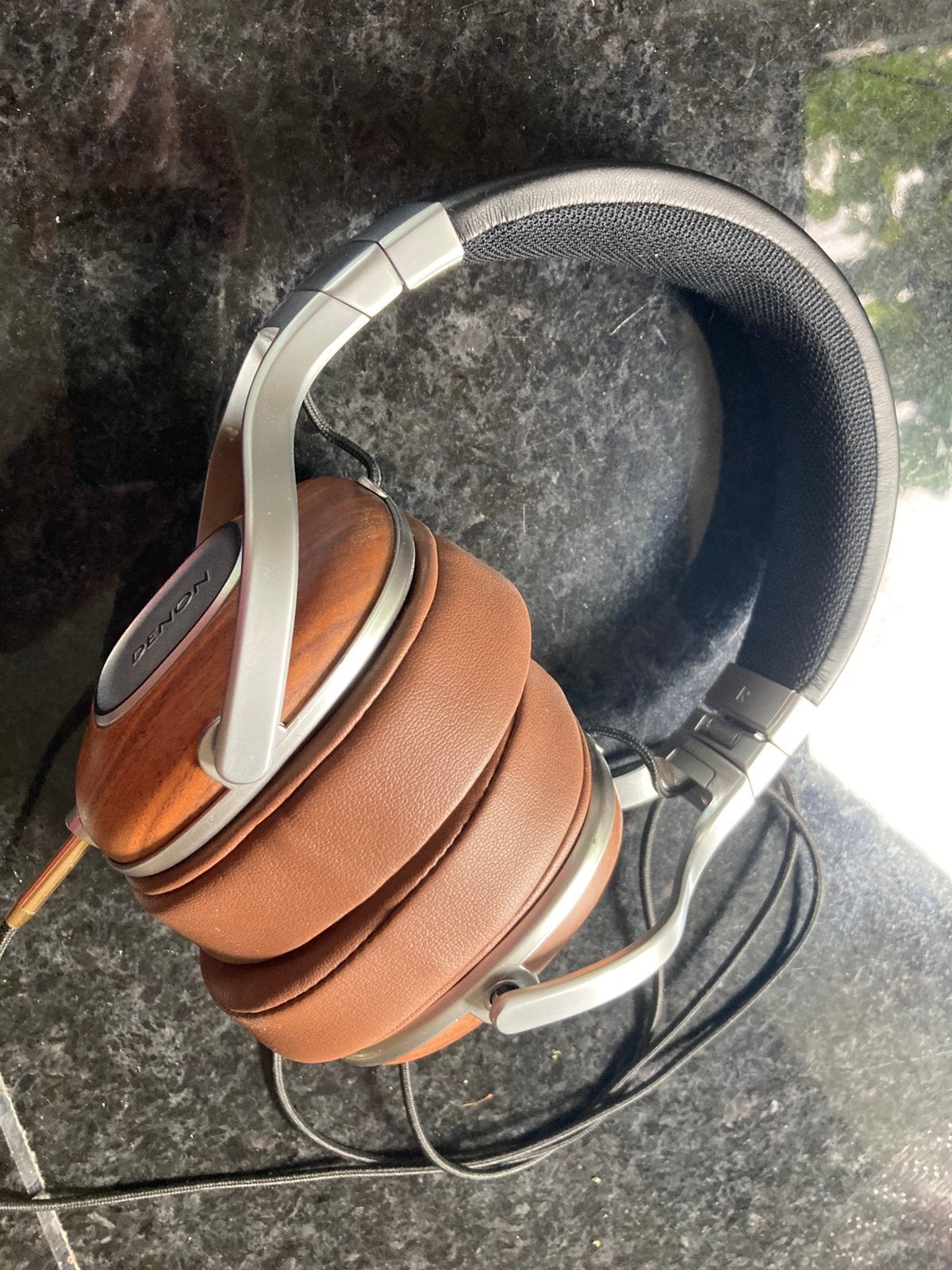 Te koop aangeboden een Denon koptelefoon AH-MM400, Bruin, Gebruikt, Denon, Ophalen of Verzenden