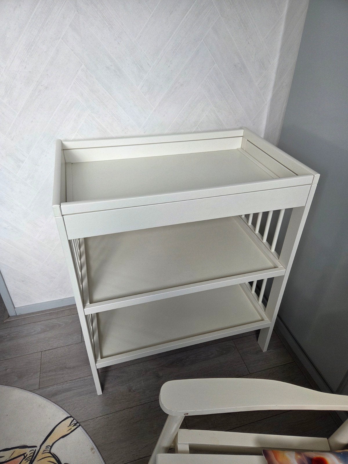 Commode nog geen jaar oud, Kinderen en Baby's, Kinderkamer | Commodes en Kasten, Ophalen, 50 tot 70 cm, Opstaande rand, 100 cm of meer