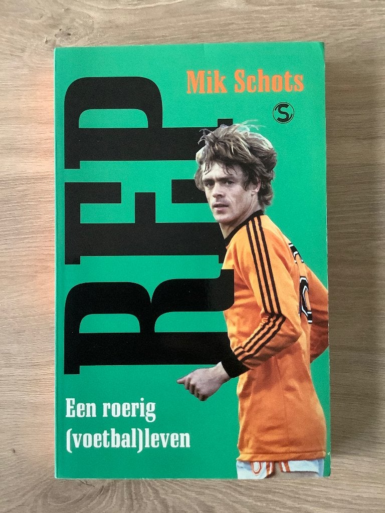 Johnny Rep - een roerig (voetbal)leven - Mik Schots, Mik Schots, Ophalen of Verzenden, Zo goed als nieuw, Balsport
