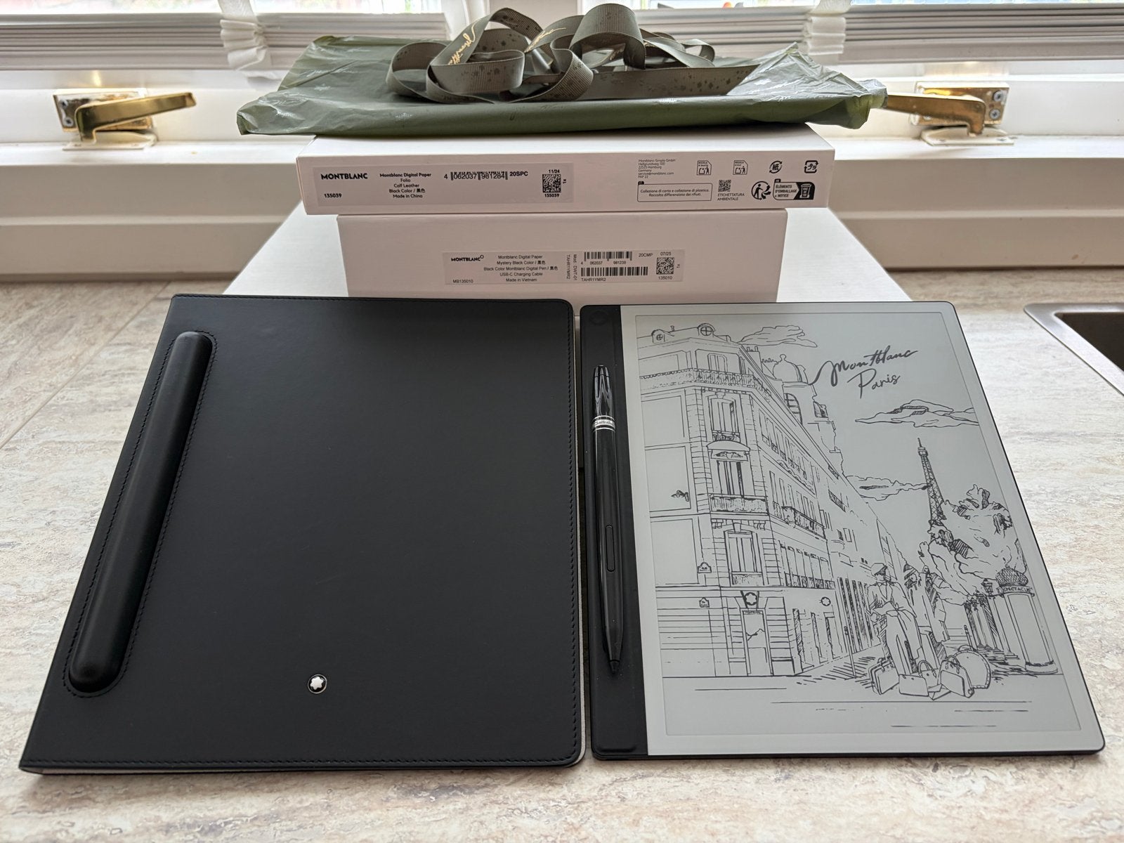Montblanc Digital Paper e-reader + Montblanc lederen cover, Computers en Software, Touchscreen, Ophalen of Verzenden, Zo goed als nieuw