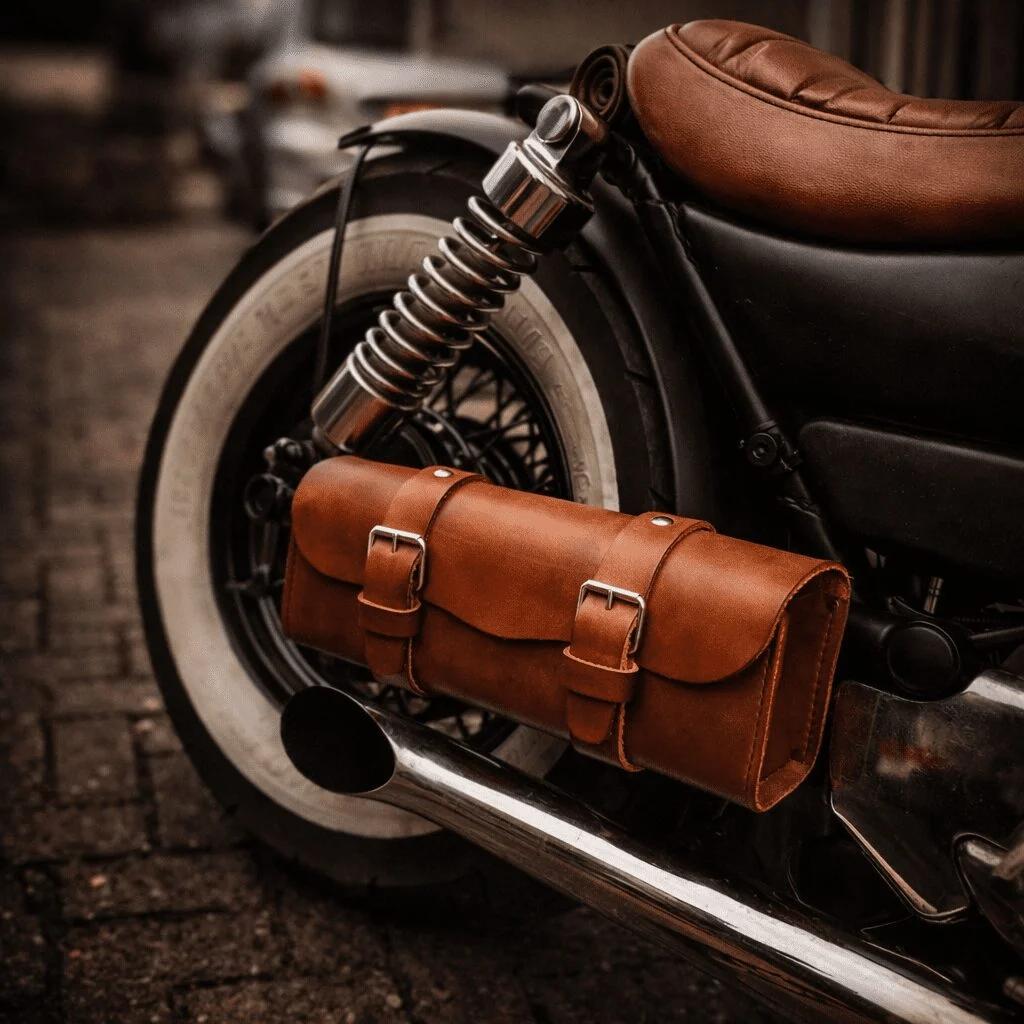 Bobber zadels | Solo Seats | Tasssen | Toolrollen, Motoren, Ophalen of Verzenden