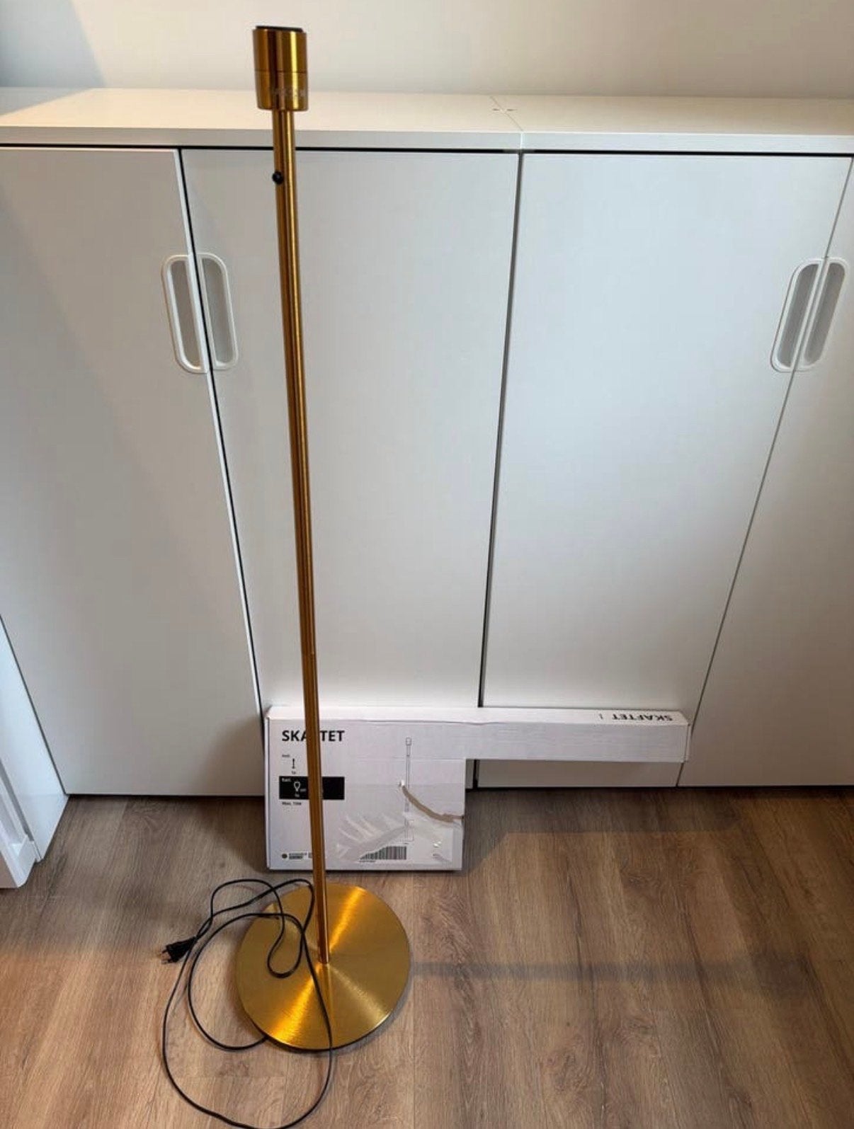 IKEA SKAFTET Vloerlamp Goud - Ongebruikt, Ophalen, 100 tot 150 cm, Nieuw, E27 (groot)
