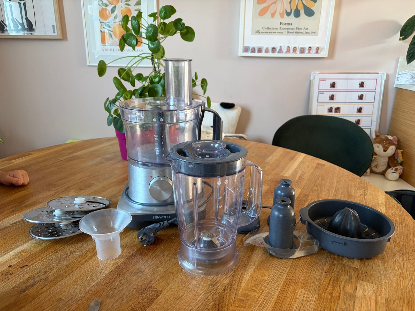Kenwood keukenmixer met veel accessoires, 1 tot 2 liter, Ophalen, Zo goed als nieuw, 3 snelheden of meer
