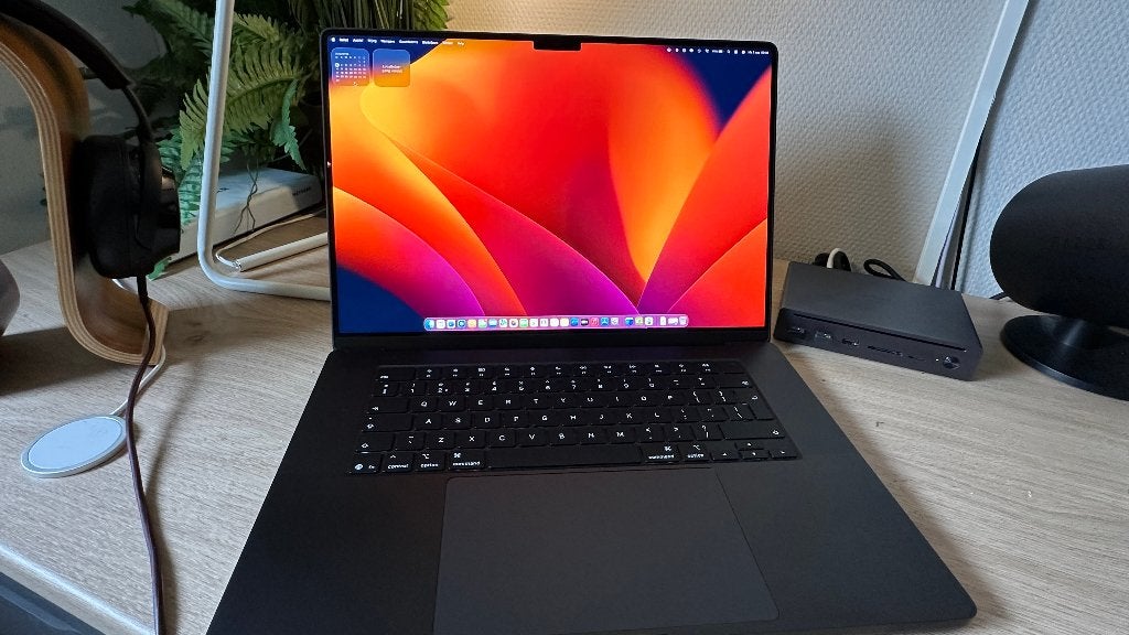 16 inch macbook pro m5 de pro versie - ongebruikt - + more.., Computers en Software, Apple Macbooks, 1 TB of meer, 2 tot 3 Ghz