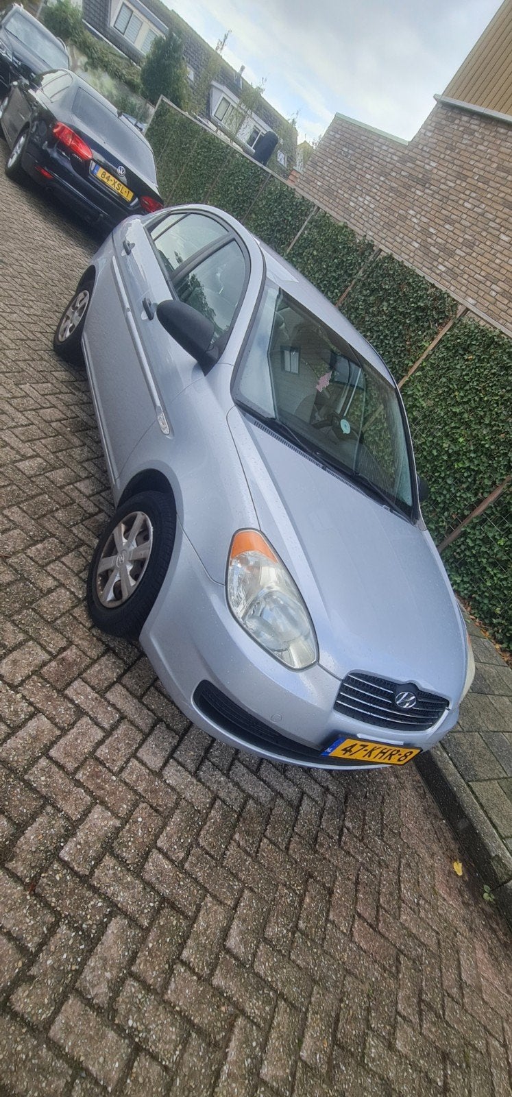 Hyundai Accent 1.4 4DRS 2009 Grijs, Auto's, Voorwielaandrijving, Accent, 40 €/maand, 4 cilinders