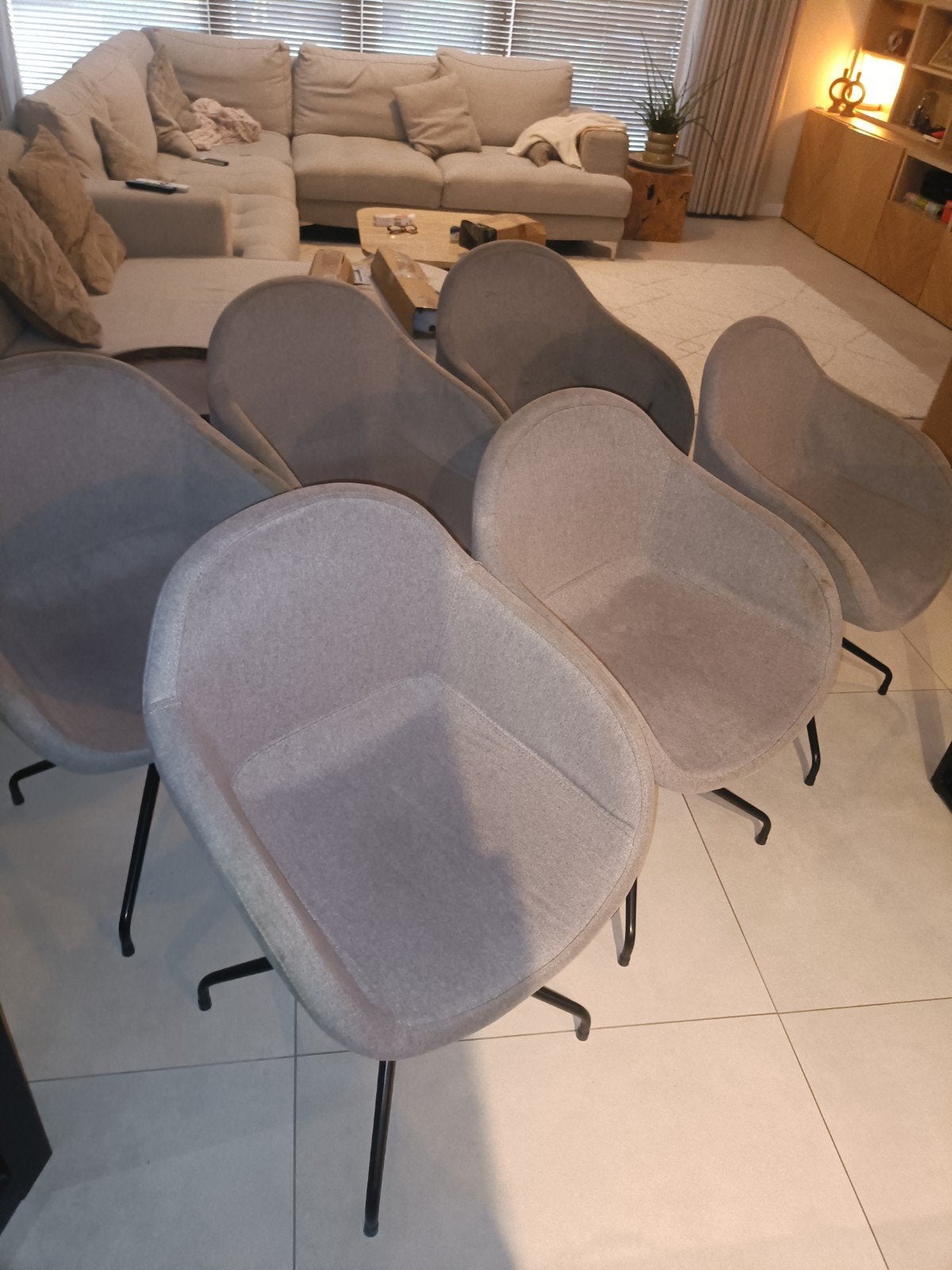 Set van 6 moderne eetkamerstoelen - Grijs stof, Huis en Inrichting, Stoelen, Ophalen, Zo goed als nieuw, Stof, Vijf, Zes of meer stoelen