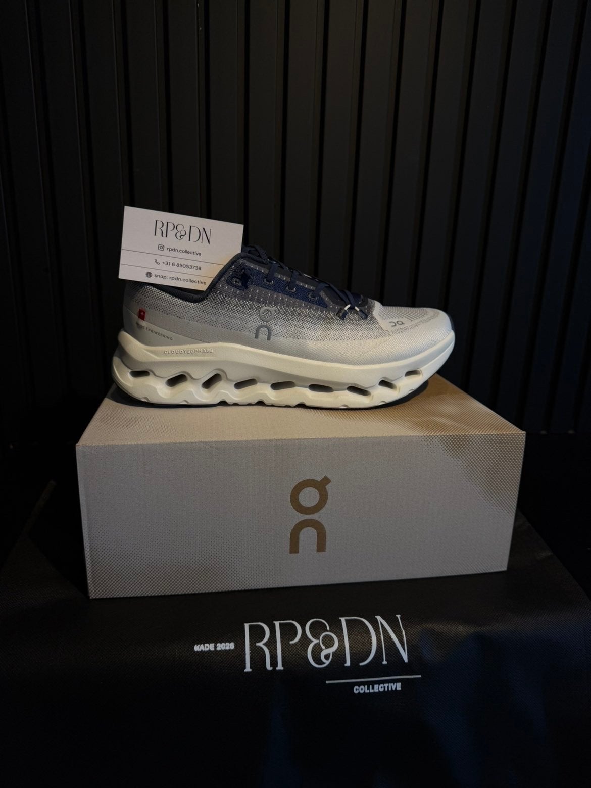 On Running Cloudmonster Sneakers Maat 43, Kleding | Heren, Schoenen, Ophalen of Verzenden, Zo goed als nieuw, Wit, Sneakers of Gympen