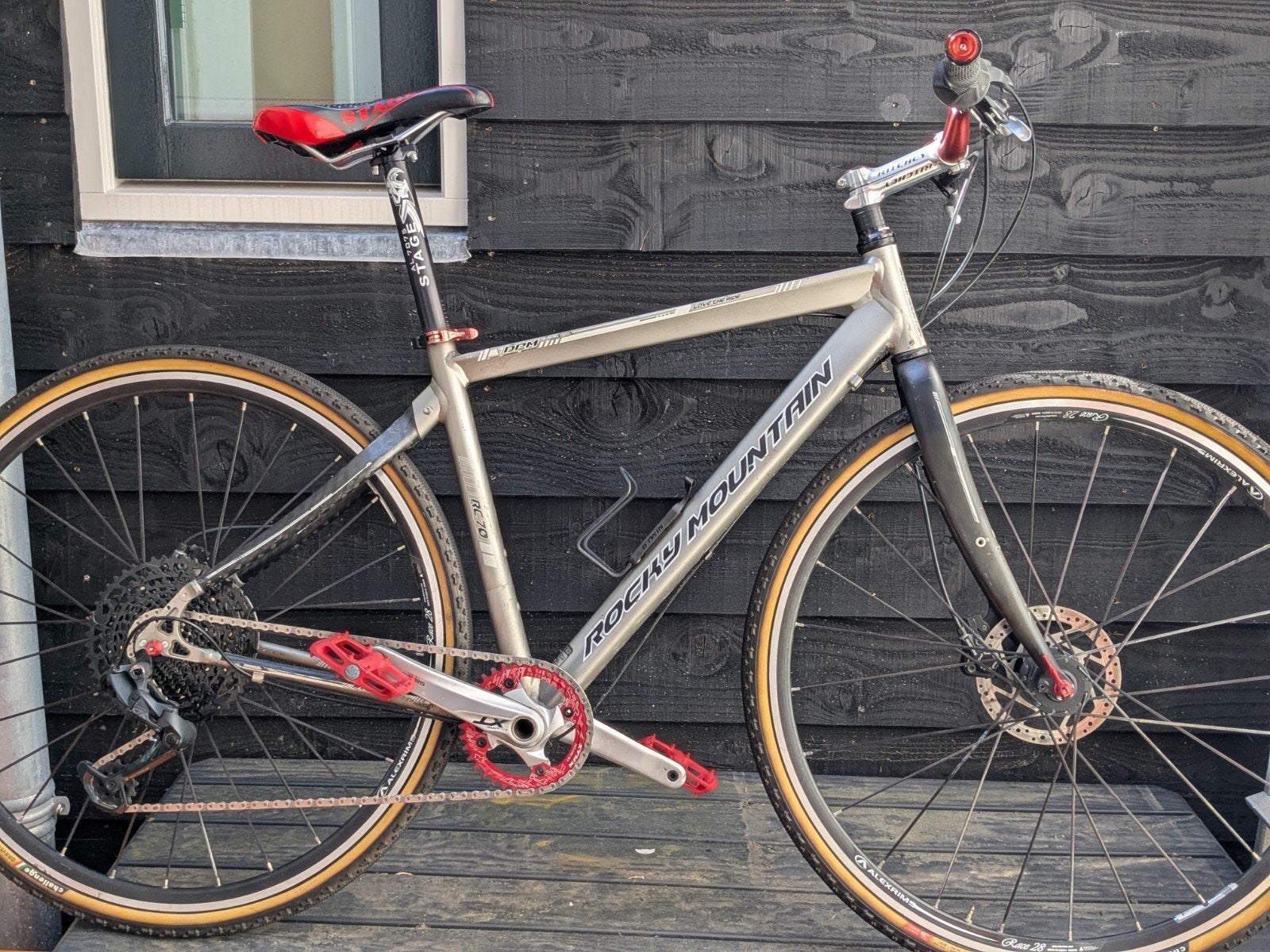 Rocky Mountain RC.70 - Lichtgewicht en Stijf Frame, 28 inch, 15 tot 20 versnellingen, Schijfrem, Ophalen