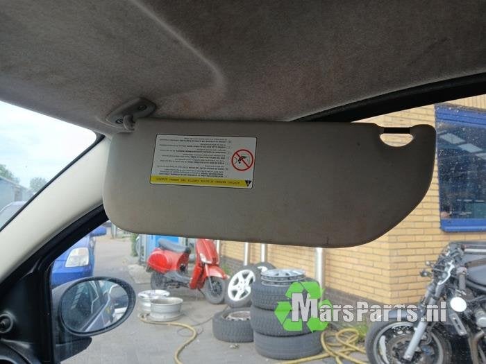 Zonneklep van een Peugeot 107, Gebruikt, -, -, Ophalen of Verzenden
