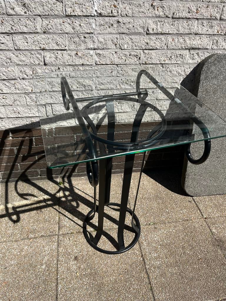 Glazen bijzettafel met metalen onderstel, Ophalen, Zo goed als nieuw