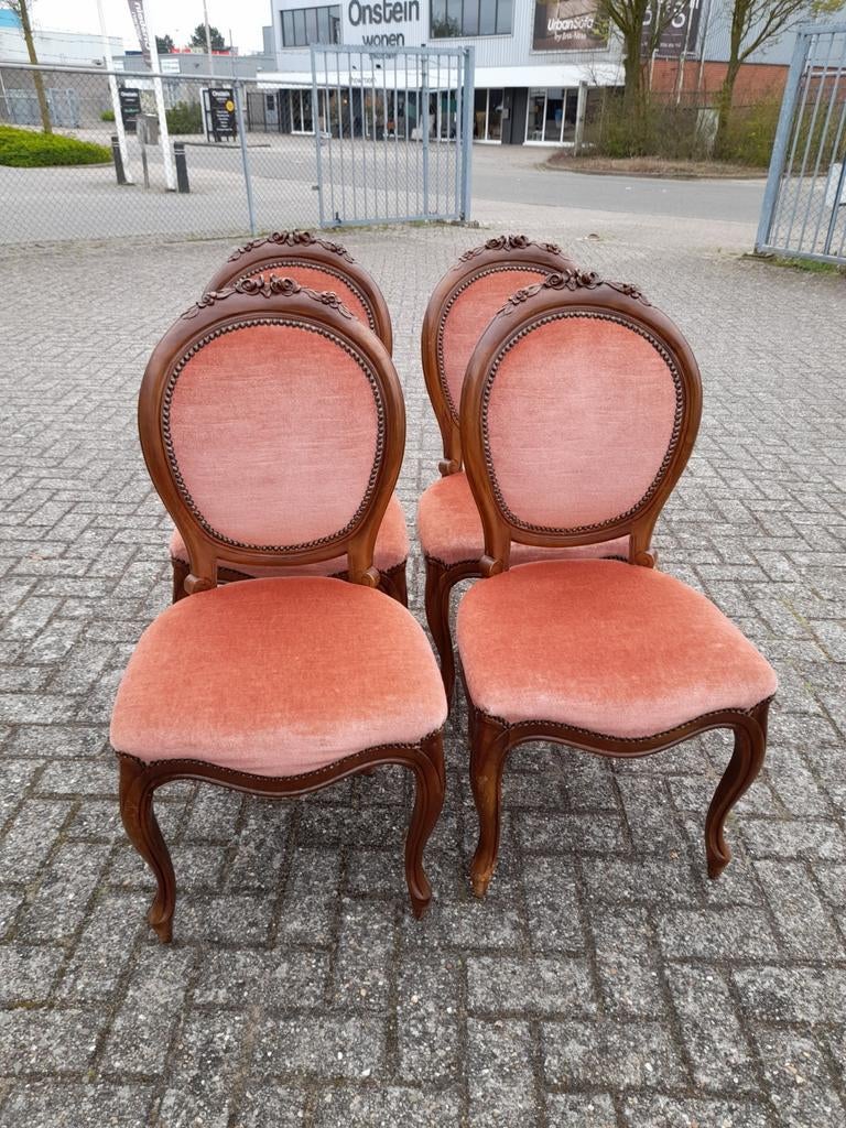 Set 4 nette noten medaillon stoelen, Huis en Inrichting, Stoelen, Zo goed als nieuw, Eén, Ophalen of Verzenden