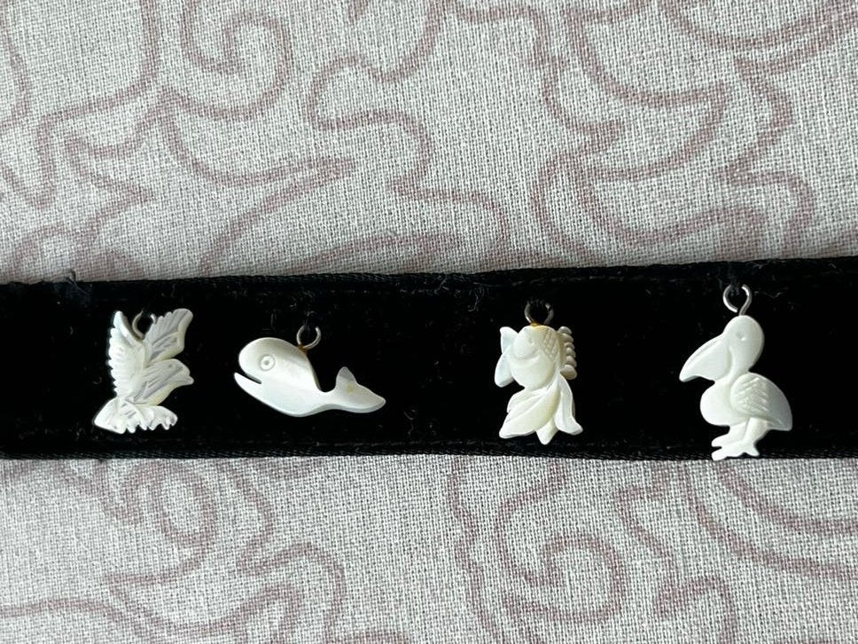 4 Parelmoer bedels 1cm, Gebruikt, Wit, Ophalen of Verzenden, Overige materialen