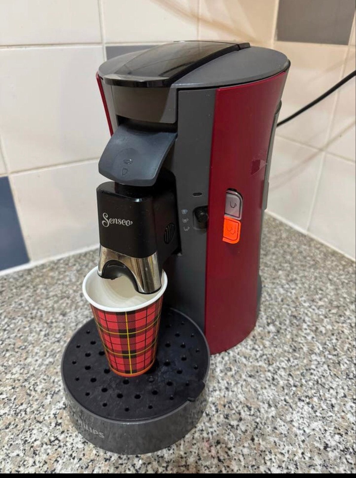 Senseo rode Koffiezetapparaat in goede staat, Ophalen of Verzenden, Zo goed als nieuw