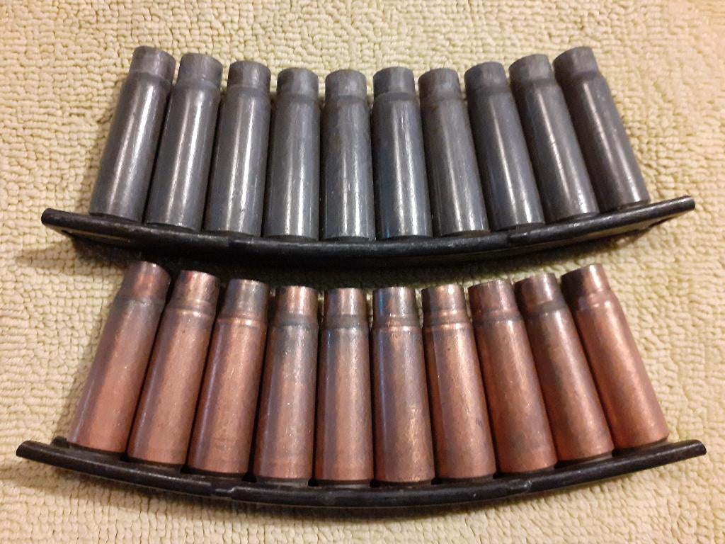 AK 47 2 verschillende clips (ONKLAAR) set1, Verzamelen, Militaria | Algemeen, Ophalen of Verzenden, Landmacht, Overige gebieden