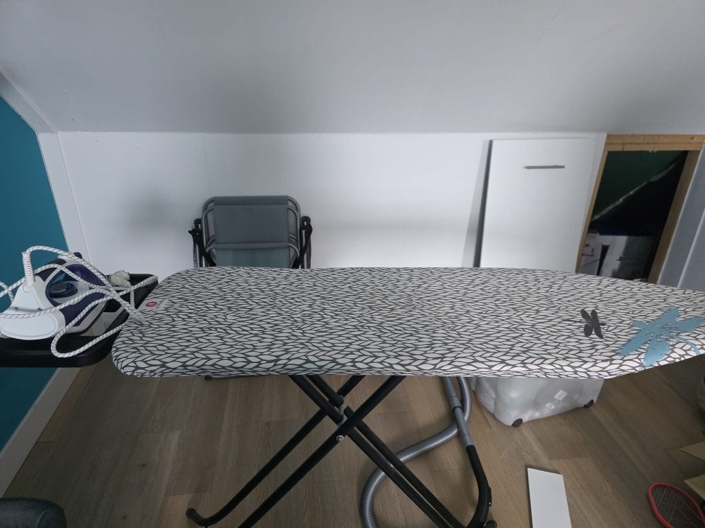 Strijkplank en strijkijzer, Witgoed en Apparatuur, Ophalen, Gebruikt, Strijkijzer met snoer
