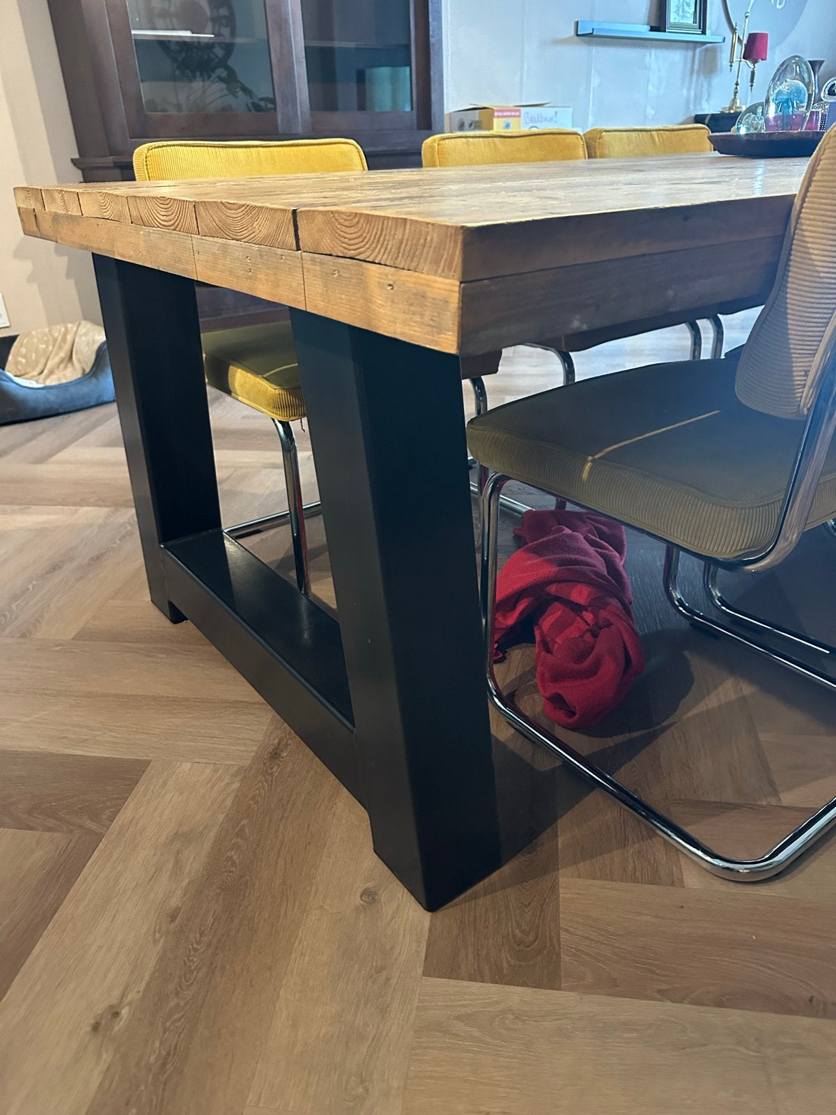 (Tafel verkocht) 8 stoelen met rib stof, Huis en Inrichting, Tafels | Eettafels, Ophalen, Gebruikt, 50 tot 100 cm, 150 tot 200 cm