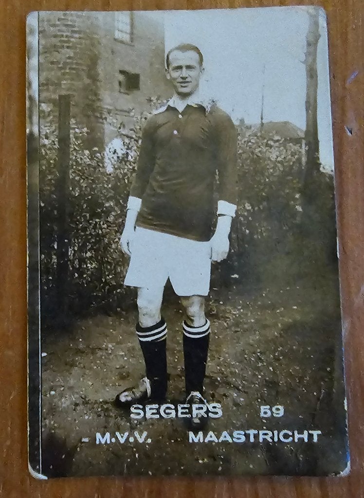1930 Millhoff & Co Segers MVV Voetbalplaatje Voetbal, Hobby en Vrije tijd, Verzenden, Zo goed als nieuw, Sticker