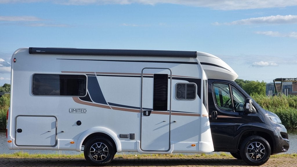 Bürstner Limited IT 660, Bedrijf, Tot en met 6, Cassettetoilet, Airbags