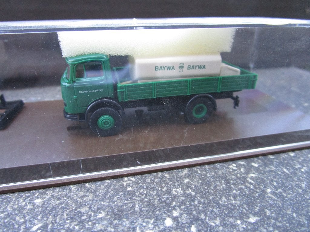 Brekina Mercedes BAYWA, Nieuw, Ophalen of Verzenden, Bus of Vrachtwagen, Brekina