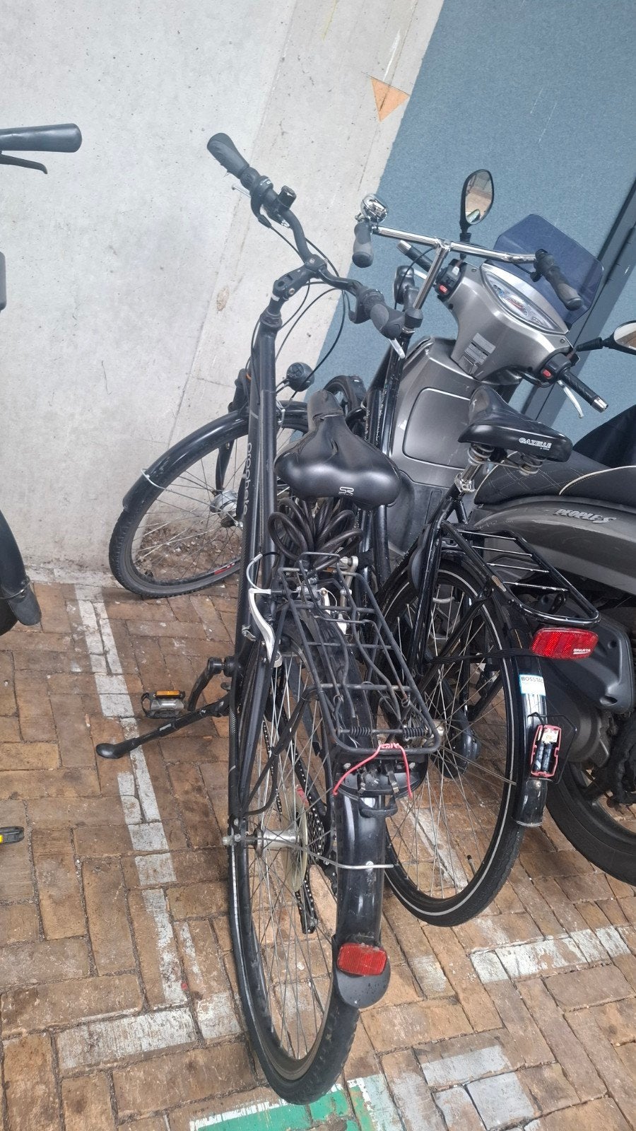 Zwarte fiets direct ophalen in Amsterdam Noord, Terugtraprem, Versnellingen, Ophalen, Overige merken