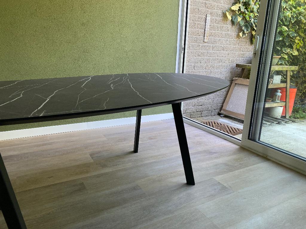 Design eettafel, slipper model, Huis en Inrichting, Tafels | Eettafels, Ophalen, Overige materialen, 100 tot 150 cm, Design