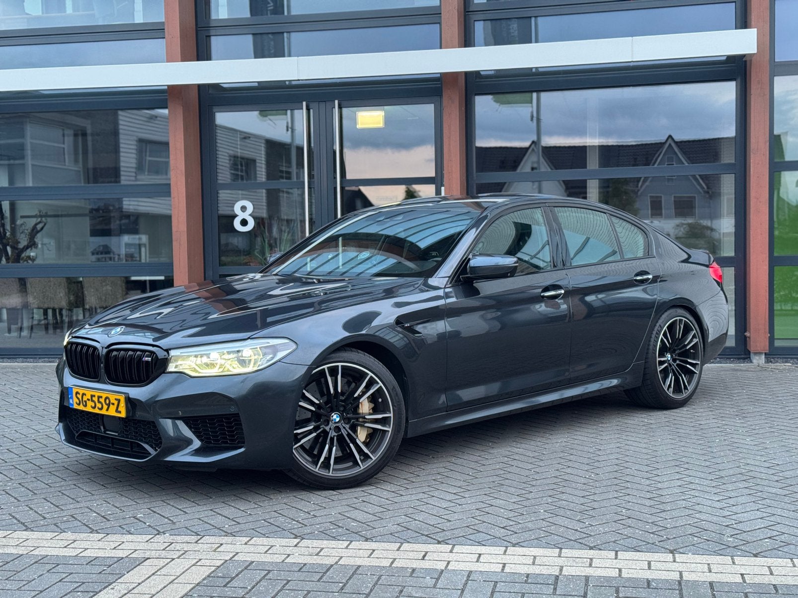BMW F90 M5 | Nederlands geleverd | CCB | B&W | Non-OPF | Sof, Auto's, BMW, Automaat, 2000 kg, Bedrijf, Vierwielaandrijving