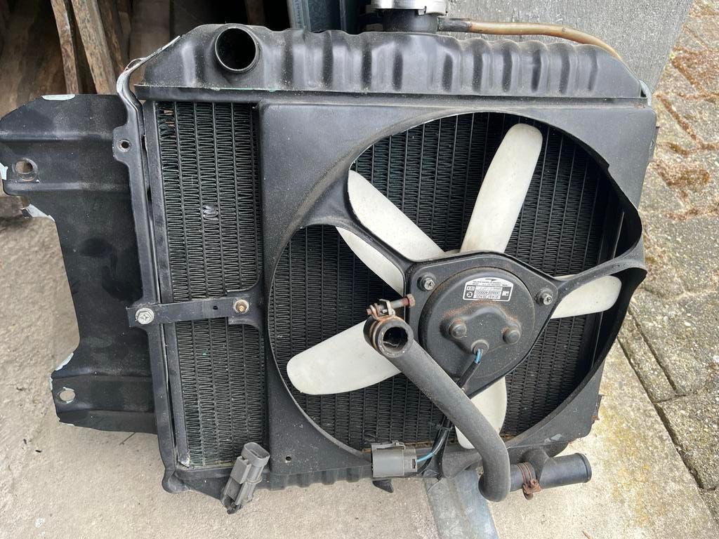 Nissan Cherry radiator met ventilator - 1985, Ophalen of Verzenden, Gebruikt, Nissan