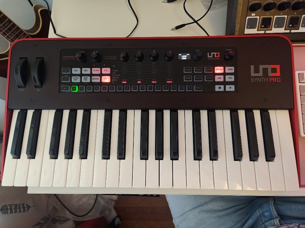 Uno Synth Pro Keyboard, Overige merken, Zo goed als nieuw, Met midi-aansluiting, Overige aantallen