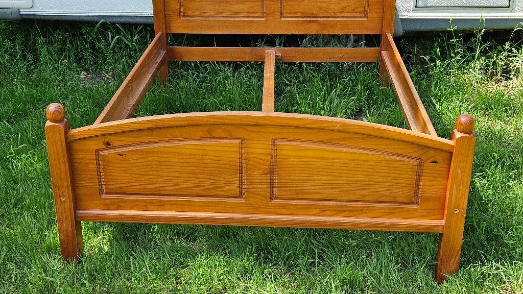 MASSIEF GRENEN HOUTEN BED 140 BR X 200 L MOOIE KWALITEIT, Ophalen, Verstelbaar, Wit, VINATGE KWALITEIT