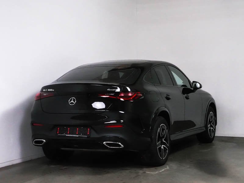 Mercedes-Benz GLC Coupé 300 e 4MATIC AMG Plug-In Hybride AM, Auto's, Automaat, 12 maanden, Zwart, Plug-in hybride