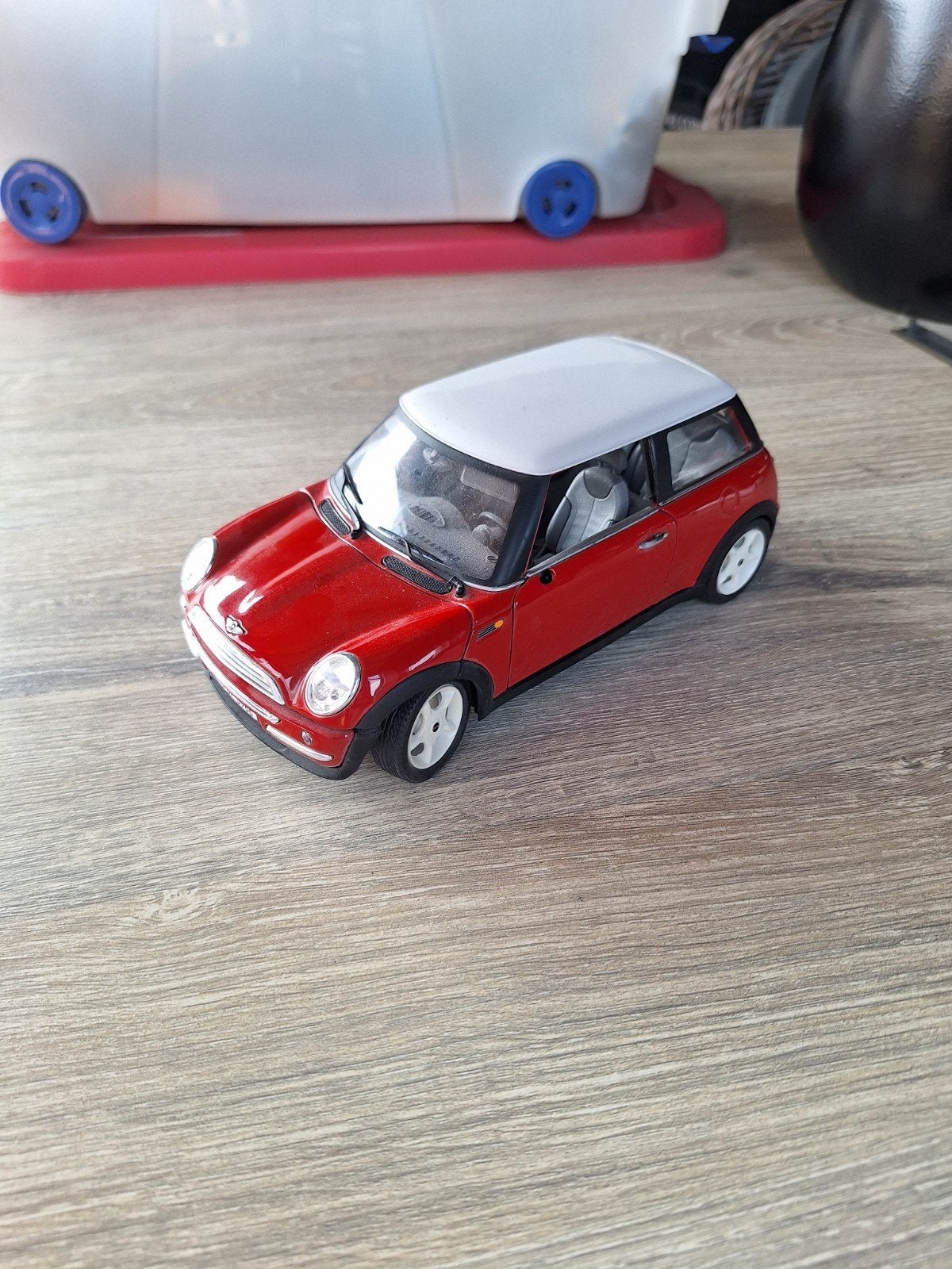 Mini Cooper modelauto rood - Bburago, Ophalen of Verzenden, Zo goed als nieuw, Auto, Bburago