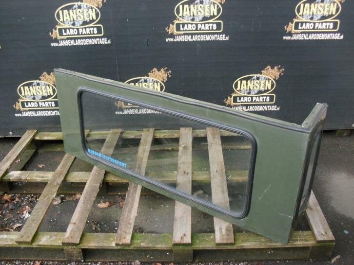 Defender 90" linker achter zijkant met groot raam MWC9453, Admin@jansenlaroparts.nl, Ophalen of Verzenden, Groenstraat 31B, Jansen Laro Parts