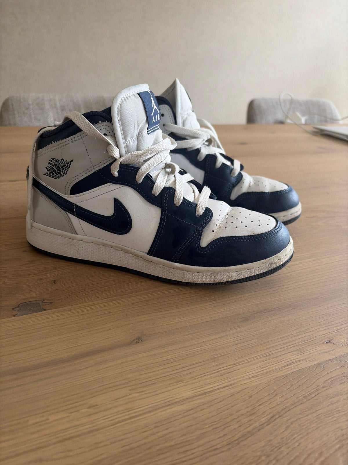 Nike Air Jordan 1 Mid sneakers - Maat 38.5, Ophalen of Verzenden, Zo goed als nieuw, Jongen of Meisje, Sportschoenen