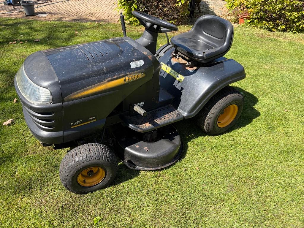 Partner P12597 Zitmaaier - Krachtige Benzine Grasmaaier, Cirkelmaaier, Gebruikt, Briggs & Stratton, Benzine-grasmaaier
